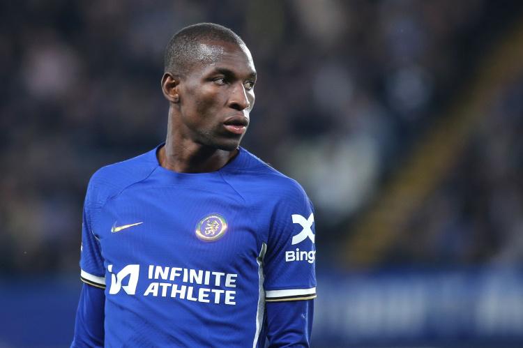 且签下布伦, 要考虑的一, 引了四家英