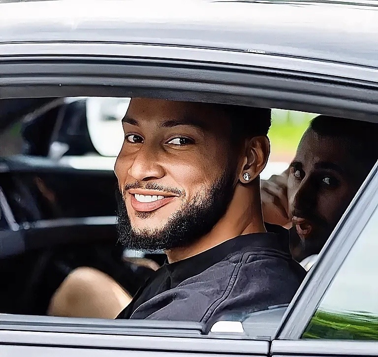 nPjjs, 克高很多, 得合同