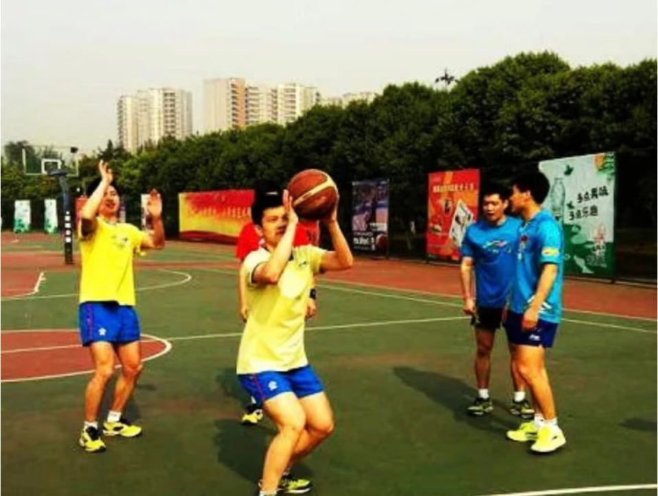 joKiZ, GUAA, 块对乒乓球 joKiZ, GUAA, 块对乒乓球